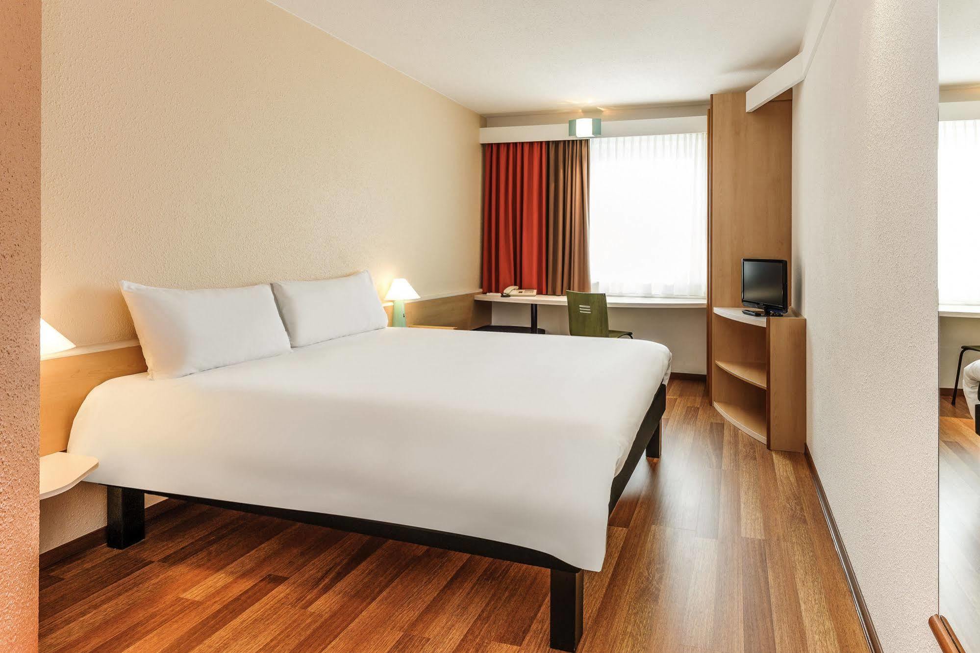 Ibis Hotel Muenchen Messe Feldkirchen  Dış mekan fotoğraf